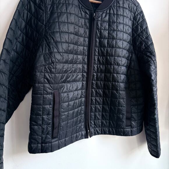 Athleta Grandview PrimaLoft Medium Shortie Black Quilted Light Puffer Jacket - Picture 4 of 7